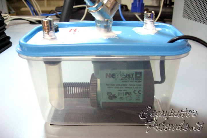 2006 - Vaschetta Plastica Morbida con Pompa NewJet1200 220V Lato.jpg